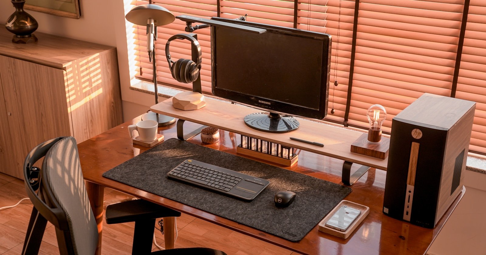 Cable Management for Desks Without Grommets: Trays, Ties, and Under-Desk Rails